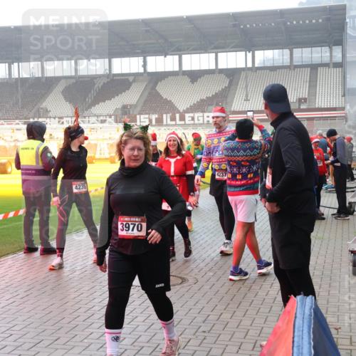 07.12.2025 - St. Pauli X-Mass-Run No. 15 Luisa Fischer http://msf.ph/oto/9379725 07.12.2025 10:07:31 Ziel 4235, 3970, 37, 423711, 150, 217, 256, 265, 272, 366, 421, 517, 657, 685, 716, 767, 792, 867, 972, 975, 1007, 1103, 1187, 1234, 1505, 1572, 1735, 1736, 2129, 2983, 3189, 3330, 3333, 3414, 3945, 3970, 3971, 4354, 4735, 4738 meine-sportfotos.de