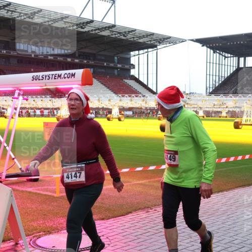 07.12.2025 - St. Pauli X-Mass-Run No. 15 Luisa Fischer http://msf.ph/oto/9379726 07.12.2025 10:36:05 Ziel 15, 4147, 149, 350, 998, 1100, 1365, 1822, 2353, 2406, 2422, 2489, 2857, 2863, 3224, 3476, 3721, 4034, 4147, 4149, 4595, 4772, 4776, 4778, 4779 meine-sportfotos.de