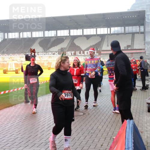 07.12.2025 - St. Pauli X-Mass-Run No. 15 Luisa Fischer http://msf.ph/oto/9379730 07.12.2025 10:07:32 Ziel 4235, 3970, 236, 3537, 217, 256, 265, 272, 366, 421, 517, 657, 685, 716, 767, 792, 867, 972, 975, 1007, 1103, 1187, 1234, 1505, 1572, 1735, 1736, 2129, 2983, 3189, 3330, 3333, 3414, 3945, 3970, 3971, 4354, 4735, 4738 meine-sportfotos.de