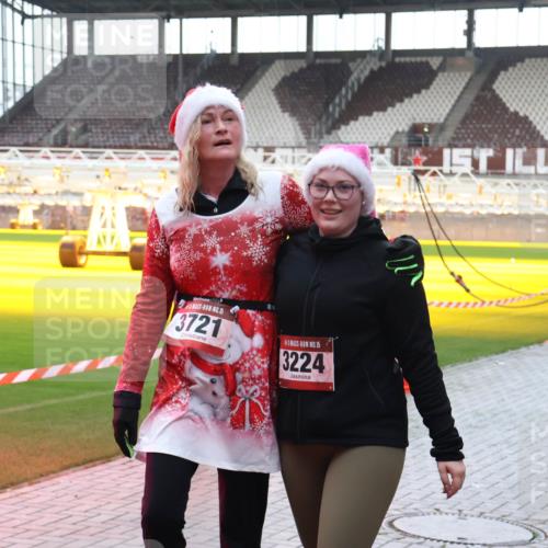 07.12.2025 - St. Pauli X-Mass-Run No. 15 Luisa Fischer http://msf.ph/oto/9379748 07.12.2025 10:36:11 Ziel 15, 3721, 15, 3224, 350, 998, 1100, 1365, 1822, 2406, 2489, 3224, 3476, 3721, 4034, 4595 meine-sportfotos.de