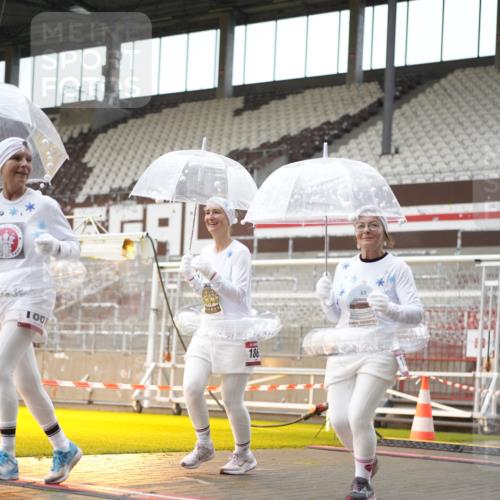 07.12.2025 - St. Pauli X-Mass-Run No. 15 Patografie http://msf.ph/oto/9379766 07.12.2025 10:14:48 Ziel 1363, 1867, 1869, 1873, 3481, 3565, 4001, 4004 meine-sportfotos.de