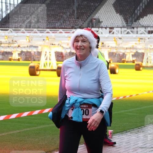 07.12.2025 - St. Pauli X-Mass-Run No. 15 Luisa Fischer http://msf.ph/oto/9379767 07.12.2025 10:36:15 Ziel 15, 00, 350, 998, 1100, 1365, 1822, 2489, 3476, 4034, 4595 meine-sportfotos.de