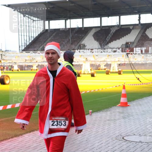 07.12.2025 - St. Pauli X-Mass-Run No. 15 Luisa Fischer http://msf.ph/oto/9379805 07.12.2025 10:36:22 Ziel 15, 2353, 350, 1822, 2489, 3476, 4034 meine-sportfotos.de