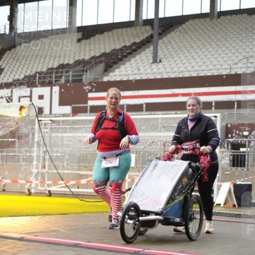 07.12.2025 - St. Pauli X-Mass-Run No. 15 Patografie http://msf.ph/oto/9379815 07.12.2025 10:14:51 Ziel 762, 1363, 1867, 1869, 1873, 2883, 2891, 3481, 4001, 4004 meine-sportfotos.de