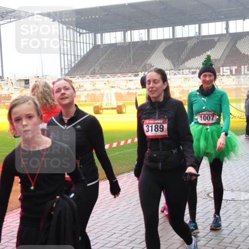 07.12.2025 - St. Pauli X-Mass-Run No. 15 Luisa Fischer http://msf.ph/oto/9379823 07.12.2025 10:07:42 Ziel 3189, 1007, 3537, 217, 256, 265, 272, 366, 421, 517, 657, 685, 716, 767, 792, 867, 972, 975, 1007, 1103, 1187, 1234, 1505, 1543, 1572, 1735, 1736, 2983, 3003, 3189, 3414, 3945, 4354 meine-sportfotos.de