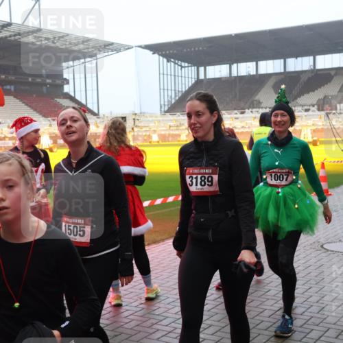 07.12.2025 - St. Pauli X-Mass-Run No. 15 Luisa Fischer http://msf.ph/oto/9379826 07.12.2025 10:07:43 Ziel 15, 1505, 15, 3189, 1007, 1735, 217, 256, 265, 272, 366, 421, 517, 657, 685, 716, 767, 792, 867, 972, 975, 1103, 1187, 1234, 1505, 1543, 1572, 1735, 1736, 2983, 3003, 3189, 3414, 3945, 4354 meine-sportfotos.de