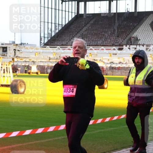 07.12.2025 - St. Pauli X-Mass-Run No. 15 Luisa Fischer http://msf.ph/oto/9379828 07.12.2025 10:36:37 Ziel 15, 4034, 5709, 350, 2489, 2948, 3089, 3476, 4034, 4200, 4599 meine-sportfotos.de