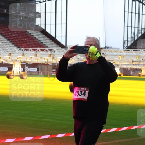 07.12.2025 - St. Pauli X-Mass-Run No. 15 Luisa Fischer http://msf.ph/oto/9379836 07.12.2025 10:36:38 Ziel 15, 4034, 350, 2489, 2948, 3089, 3476, 4034, 4200, 4591, 4599 meine-sportfotos.de