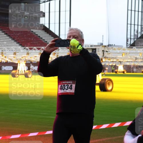 07.12.2025 - St. Pauli X-Mass-Run No. 15 Luisa Fischer http://msf.ph/oto/9379840 07.12.2025 10:36:39 Ziel 15, 4034, 18, 350, 2489, 2948, 3089, 3476, 4034, 4200, 4591, 4599 meine-sportfotos.de