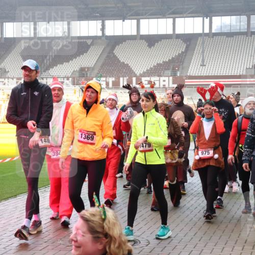 07.12.2025 - St. Pauli X-Mass-Run No. 15 Luisa Fischer http://msf.ph/oto/9379847 07.12.2025 10:08:00 Ziel 1480, 394, 1369, 1479, 975, 950, 256, 265, 272, 517, 657, 685, 716, 767, 1187, 1234, 1447, 1449, 1543, 1905, 2983, 3003, 3414 meine-sportfotos.de