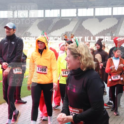 07.12.2025 - St. Pauli X-Mass-Run No. 15 Luisa Fischer http://msf.ph/oto/9379861 07.12.2025 10:08:01 Ziel 1480, 5, 1369, 5, 1479, 5, 975, 34, 95, 256, 265, 272, 517, 657, 685, 716, 767, 1187, 1234, 1447, 1449, 1543, 1905, 2983, 3003, 3414 meine-sportfotos.de