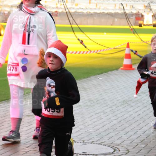 07.12.2025 - St. Pauli X-Mass-Run No. 15 Luisa Fischer http://msf.ph/oto/9379885 07.12.2025 10:36:51 Ziel 476, 1999, 4591, 350, 511, 521, 717, 833, 2948, 3089, 3382, 3476, 4200, 4591, 4597, 4599 meine-sportfotos.de