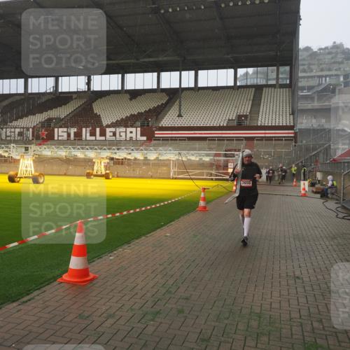 07.12.2025 - St. Pauli X-Mass-Run No. 15 Fabian Wolf http://msf.ph/oto/9379897 07.12.2025 10:08:26 Ziel 2650, 2746 meine-sportfotos.de