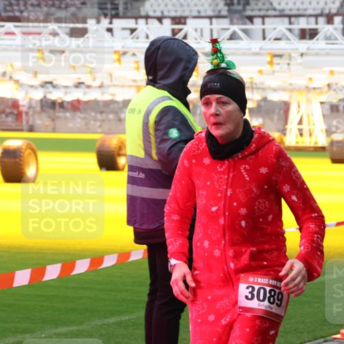 07.12.2025 - St. Pauli X-Mass-Run No. 15 Luisa Fischer http://msf.ph/oto/9379918 07.12.2025 10:36:57 Ziel 1990, 3089, 37, 511, 521, 665, 717, 833, 2615, 2948, 3056, 3089, 3382, 4200, 4591, 4597, 4599, 4690, 4691, 4693 meine-sportfotos.de