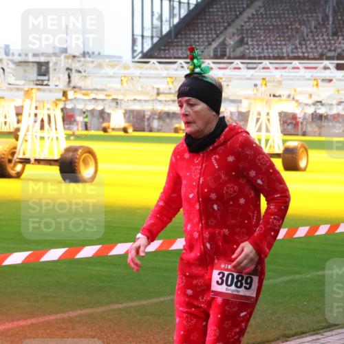 07.12.2025 - St. Pauli X-Mass-Run No. 15 Luisa Fischer http://msf.ph/oto/9379927 07.12.2025 10:36:58 Ziel 3089, 37, 511, 521, 665, 717, 833, 2615, 2948, 3056, 3089, 3382, 4200, 4591, 4597, 4599, 4690, 4691, 4693 meine-sportfotos.de