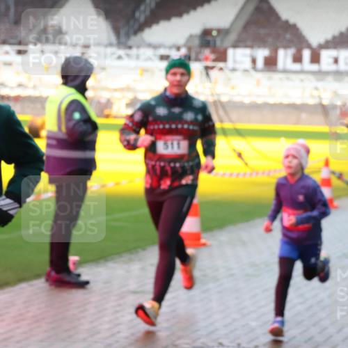 07.12.2025 - St. Pauli X-Mass-Run No. 15 Luisa Fischer http://msf.ph/oto/9379940 07.12.2025 10:37:01 Ziel 717, 511, 37, 511, 521, 665, 717, 833, 2615, 2948, 3056, 3089, 3263, 3382, 4200, 4591, 4597, 4599, 4690, 4691, 4693 meine-sportfotos.de