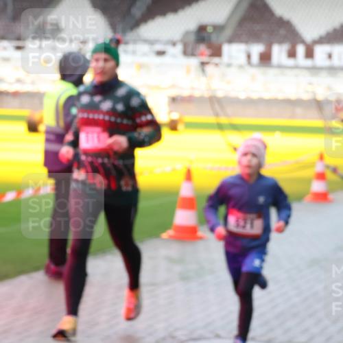 07.12.2025 - St. Pauli X-Mass-Run No. 15 Luisa Fischer http://msf.ph/oto/9379942 07.12.2025 10:37:01 Ziel 521, 37, 511, 521, 665, 717, 833, 2615, 2948, 3056, 3089, 3263, 3382, 4200, 4591, 4597, 4599, 4690, 4691, 4693 meine-sportfotos.de