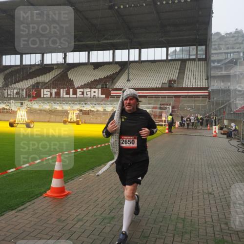 07.12.2025 - St. Pauli X-Mass-Run No. 15 Fabian Wolf http://msf.ph/oto/9379953 07.12.2025 10:08:27 Ziel 2650, 2746 meine-sportfotos.de