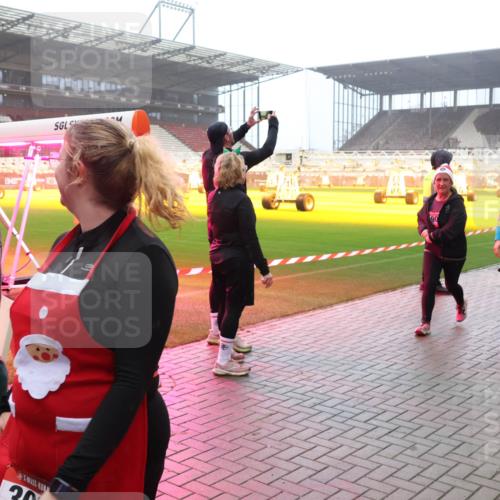 07.12.2025 - St. Pauli X-Mass-Run No. 15 Luisa Fischer http://msf.ph/oto/9379982 07.12.2025 10:08:16 Ziel 20, 90, 1447, 1449, 256, 265, 272, 517, 657, 685, 716, 767, 1187, 1234, 1447, 1449, 1543, 1905, 2691, 2692, 3003, 3627, 3628, 4231, 4623, 4624, 4626, 4734, 4737, 4740 meine-sportfotos.de