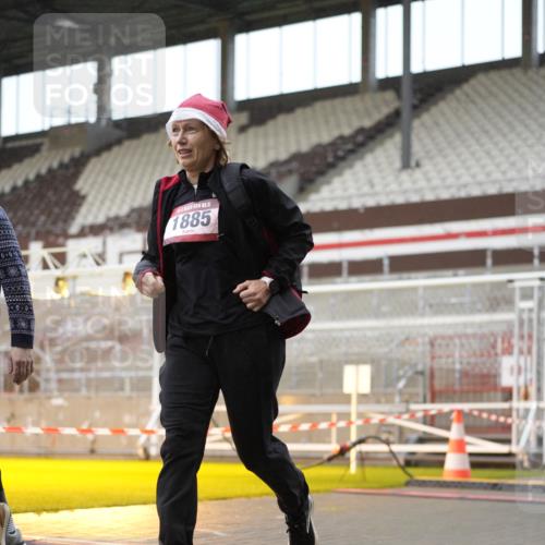07.12.2025 - St. Pauli X-Mass-Run No. 15 Patografie http://msf.ph/oto/9379994 07.12.2025 10:15:16 Ziel 308, 431, 436, 438, 1180, 1183, 1885, 2666, 2667, 2668, 3103, 4494, 4536 meine-sportfotos.de