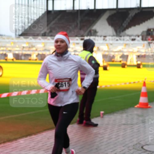 07.12.2025 - St. Pauli X-Mass-Run No. 15 Luisa Fischer http://msf.ph/oto/9380000 07.12.2025 10:37:13 Ziel 2615, 37, 503, 511, 521, 665, 717, 833, 2349, 2351, 2615, 2948, 3056, 3089, 3090, 3263, 3382, 4200, 4591, 4597, 4599, 4690, 4691, 4693 meine-sportfotos.de