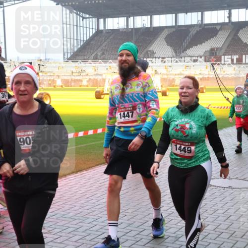 07.12.2025 - St. Pauli X-Mass-Run No. 15 Luisa Fischer http://msf.ph/oto/9380005 07.12.2025 10:08:17 Ziel 397, 15, 90, 1447, 15, 1449, 4231, 256, 265, 272, 657, 716, 767, 1234, 1447, 1449, 1543, 1905, 2691, 2692, 3003, 3627, 3628, 4231, 4623, 4624, 4626, 4734, 4737, 4740 meine-sportfotos.de
