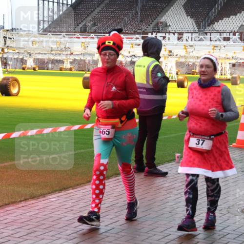 07.12.2025 - St. Pauli X-Mass-Run No. 15 Luisa Fischer http://msf.ph/oto/9380018 07.12.2025 10:37:24 Ziel 665, 37, 37, 503, 511, 521, 665, 717, 833, 2349, 2351, 2615, 3056, 3090, 3263, 3382, 4200, 4591, 4597, 4599, 4690, 4691, 4693, 4761 meine-sportfotos.de