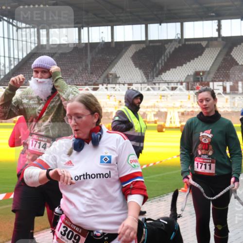 07.12.2025 - St. Pauli X-Mass-Run No. 15 Luisa Fischer http://msf.ph/oto/9380037 07.12.2025 11:12:09 Ziel 15, 1714, 1711, 15, 1309, 171, 182, 190, 408, 411, 437, 679, 689, 690, 694, 695, 777, 787, 788, 812, 815, 832, 841, 909, 1145, 1146, 1147, 1186, 1309, 1321, 1589, 1619, 1711, 1714, 1767, 1770, 4801, 4805, 4806, 4810, 4813, 5005, 5006 meine-sportfotos.de