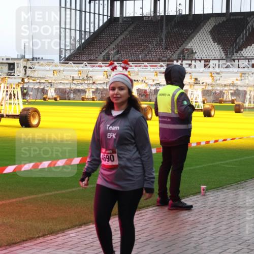 07.12.2025 - St. Pauli X-Mass-Run No. 15 Luisa Fischer http://msf.ph/oto/9380054 07.12.2025 10:37:31 Ziel 4690, 37, 503, 511, 521, 665, 717, 833, 2349, 2351, 2615, 3056, 3090, 3214, 3263, 4597, 4690, 4691, 4693, 4761 meine-sportfotos.de