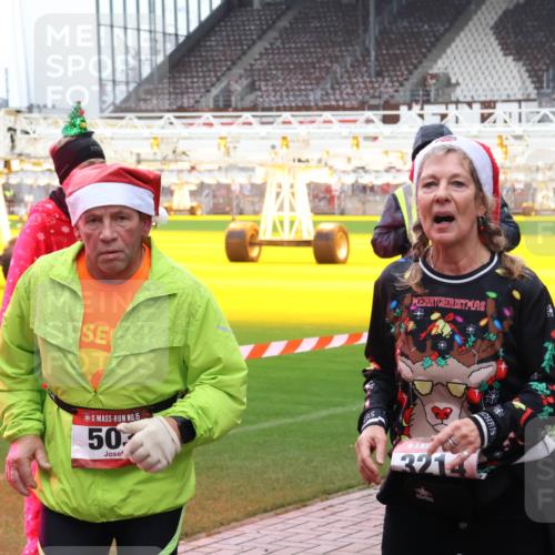 07.12.2025 - St. Pauli X-Mass-Run No. 15 Luisa Fischer http://msf.ph/oto/9380128 07.12.2025 10:38:06 Ziel 15, 50, 321, 2899, 3069, 3214, 4872 meine-sportfotos.de