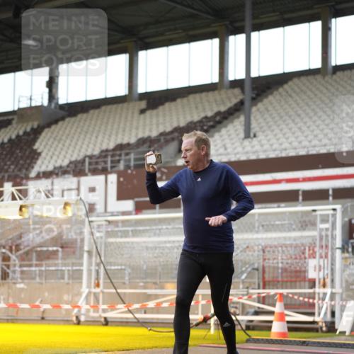 07.12.2025 - St. Pauli X-Mass-Run No. 15 Patografie http://msf.ph/oto/9380159 07.12.2025 10:16:21 Ziel 394, 1328, 2743, 4362 meine-sportfotos.de