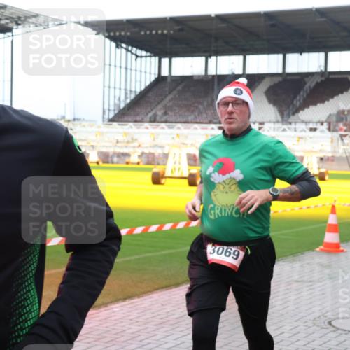 07.12.2025 - St. Pauli X-Mass-Run No. 15 Luisa Fischer http://msf.ph/oto/9380160 07.12.2025 10:38:13 Ziel 3069, 70, 2899, 3069, 3214, 4872 meine-sportfotos.de
