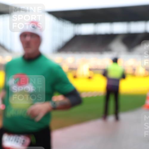 07.12.2025 - St. Pauli X-Mass-Run No. 15 Luisa Fischer http://msf.ph/oto/9380163 07.12.2025 10:38:13 Ziel 70, 2899, 3069, 3214, 4872 meine-sportfotos.de