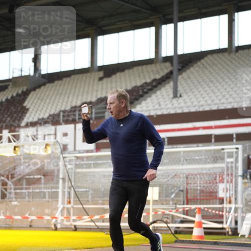 07.12.2025 - St. Pauli X-Mass-Run No. 15 Patografie http://msf.ph/oto/9380165 07.12.2025 10:16:21 Ziel 394, 1328, 2743, 4362 meine-sportfotos.de