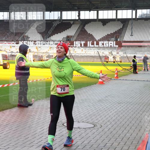 07.12.2025 - St. Pauli X-Mass-Run No. 15 Luisa Fischer http://msf.ph/oto/9380167 07.12.2025 10:38:25 Ziel 70, 2899, 70, 1794, 2899, 3069, 4872 meine-sportfotos.de