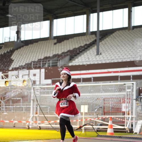 07.12.2025 - St. Pauli X-Mass-Run No. 15 Patografie http://msf.ph/oto/9380172 07.12.2025 10:16:26 Ziel 1328, 2185, 2266, 2743, 4362, 4363, 4510 meine-sportfotos.de
