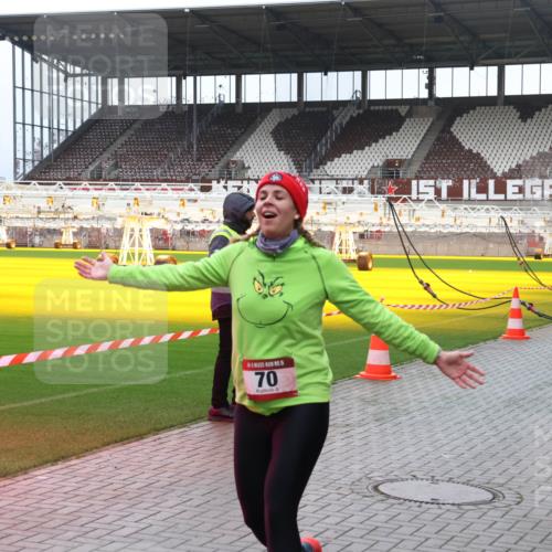 07.12.2025 - St. Pauli X-Mass-Run No. 15 Luisa Fischer http://msf.ph/oto/9380175 07.12.2025 10:38:26 Ziel 15, 70, 70, 1794, 2899, 3069, 4872 meine-sportfotos.de