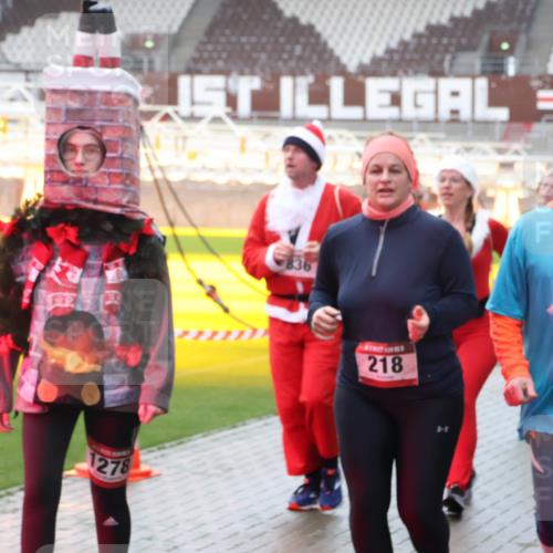 07.12.2025 - St. Pauli X-Mass-Run No. 15 Luisa Fischer http://msf.ph/oto/9380182 07.12.2025 11:12:53 Ziel 1278, 836, 218, 718, 889, 46, 76, 79, 218, 388, 416, 489, 494, 597, 605, 663, 671, 682, 695, 718, 819, 836, 839, 888, 1142, 1246, 1261, 1278, 1420, 1422, 1423, 1609, 1610, 2858, 4794, 4802, 4804 meine-sportfotos.de