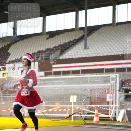 07.12.2025 - St. Pauli X-Mass-Run No. 15 Patografie http://msf.ph/oto/9380186 07.12.2025 10:16:26 Ziel 1328, 2185, 2266, 2743, 4362, 4363, 4510 meine-sportfotos.de