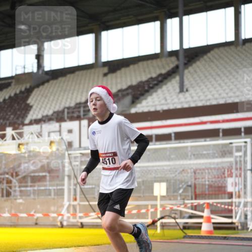 07.12.2025 - St. Pauli X-Mass-Run No. 15 Patografie http://msf.ph/oto/9380201 07.12.2025 10:16:27 Ziel 1328, 2185, 2266, 2743, 4362, 4363, 4510 meine-sportfotos.de