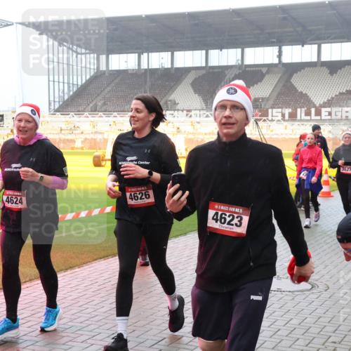 07.12.2025 - St. Pauli X-Mass-Run No. 15 Luisa Fischer http://msf.ph/oto/9380205 07.12.2025 10:08:31 Ziel 4624, 1, 4626, 15, 4623, 3627, 3628, 1447, 1449, 1905, 2650, 2691, 2692, 2746, 3627, 3628, 4231, 4623, 4624, 4626, 4734, 4737, 4740 meine-sportfotos.de