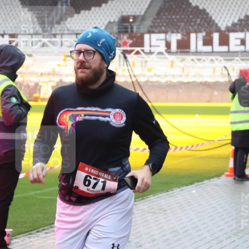 07.12.2025 - St. Pauli X-Mass-Run No. 15 Luisa Fischer http://msf.ph/oto/9380235 07.12.2025 11:12:58 Ziel 1910, 15, 671, 46, 76, 79, 218, 388, 416, 489, 494, 597, 605, 663, 671, 682, 718, 819, 836, 839, 888, 1142, 1246, 1261, 1278, 1420, 1422, 1423, 1609, 1610, 2858, 3167, 4794, 4795, 4796, 4802, 4804 meine-sportfotos.de