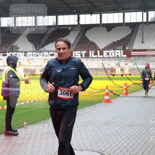 07.12.2025 - St. Pauli X-Mass-Run No. 15 Luisa Fischer http://msf.ph/oto/9380236 07.12.2025 10:39:13 Ziel 3061, 1255, 1250, 2943, 1250, 1255, 1417, 2078, 2085, 2827, 2828, 2943, 3058, 3061 meine-sportfotos.de