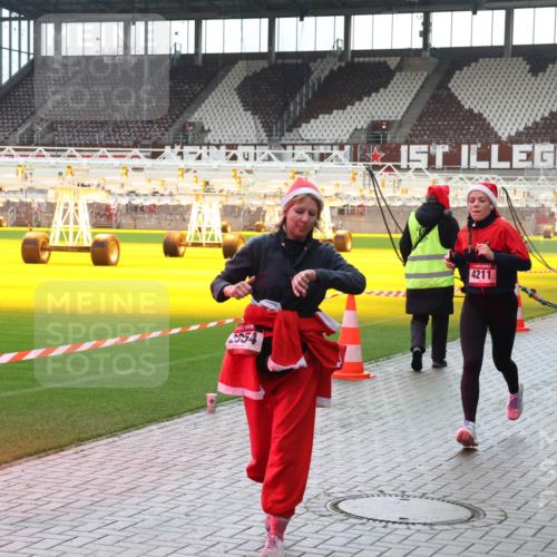 07.12.2025 - St. Pauli X-Mass-Run No. 15 Luisa Fischer http://msf.ph/oto/9380313 07.12.2025 10:39:58 Ziel 2954, 4211, 981, 1417, 1796, 1889, 2354, 2420, 2588, 3118, 3240, 3242, 4207, 4211 meine-sportfotos.de