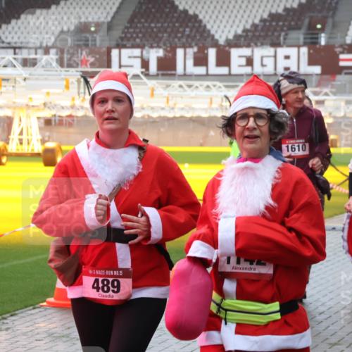 07.12.2025 - St. Pauli X-Mass-Run No. 15 Luisa Fischer http://msf.ph/oto/9380322 07.12.2025 11:13:09 Ziel 15, 489, 1610, 1609, 46, 218, 489, 494, 597, 605, 663, 671, 681, 682, 683, 684, 718, 836, 839, 888, 919, 1142, 1175, 1178, 1261, 1420, 1422, 1423, 1609, 1610, 1703, 2858, 3167, 4794, 4795, 4796, 4802, 4804 meine-sportfotos.de