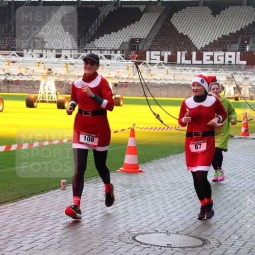 07.12.2025 - St. Pauli X-Mass-Run No. 15 Luisa Fischer http://msf.ph/oto/9380349 07.12.2025 10:40:18 Ziel 108, 87, 2754, 1749, 3242, 87, 108, 538, 580, 827, 981, 1604, 1748, 1749, 1796, 1889, 2354, 2420, 2588, 2754, 3118, 3240, 3242, 3796, 3797, 4207, 4211, 4874, 4878 meine-sportfotos.de