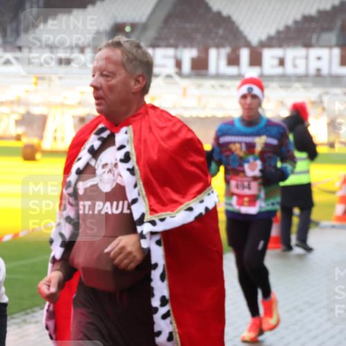 07.12.2025 - St. Pauli X-Mass-Run No. 15 Luisa Fischer http://msf.ph/oto/9380360 07.12.2025 11:13:13 Ziel 404, 46, 218, 489, 494, 663, 671, 681, 682, 683, 684, 718, 839, 888, 919, 1142, 1175, 1178, 1261, 1420, 1422, 1423, 1609, 1610, 1703, 2858, 3167, 4794, 4795, 4796, 4802, 4804 meine-sportfotos.de