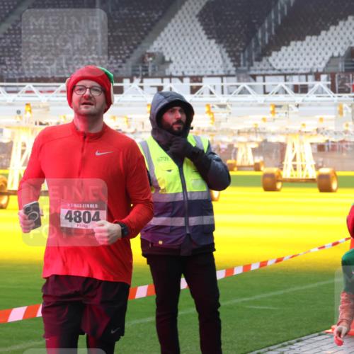 07.12.2025 - St. Pauli X-Mass-Run No. 15 Luisa Fischer http://msf.ph/oto/9380374 07.12.2025 11:13:18 Ziel 15, 4804, 6709, 480, 17, 22, 46, 47, 489, 494, 663, 681, 683, 684, 919, 1022, 1142, 1175, 1178, 1261, 1420, 1422, 1423, 1609, 1610, 1645, 1646, 1703, 3167, 4794, 4795, 4796, 4802, 4804 meine-sportfotos.de