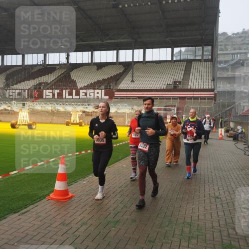 07.12.2025 - St. Pauli X-Mass-Run No. 15 Fabian Wolf http://msf.ph/oto/9380387 07.12.2025 10:08:50 Ziel 390, 707, 786, 789, 947, 1002, 1031, 1176, 2521, 3212, 3332, 3335, 3484, 3495, 3671, 3759, 3904, 3907, 4205, 4232, 4234, 4451 meine-sportfotos.de
