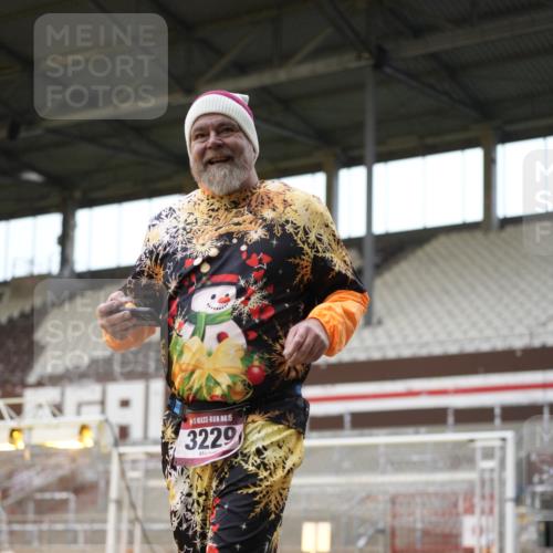 07.12.2025 - St. Pauli X-Mass-Run No. 15 Patografie http://msf.ph/oto/9380397 07.12.2025 10:17:03 Ziel 1620, 1762, 2694, 3229, 3522, 3874, 3987 meine-sportfotos.de